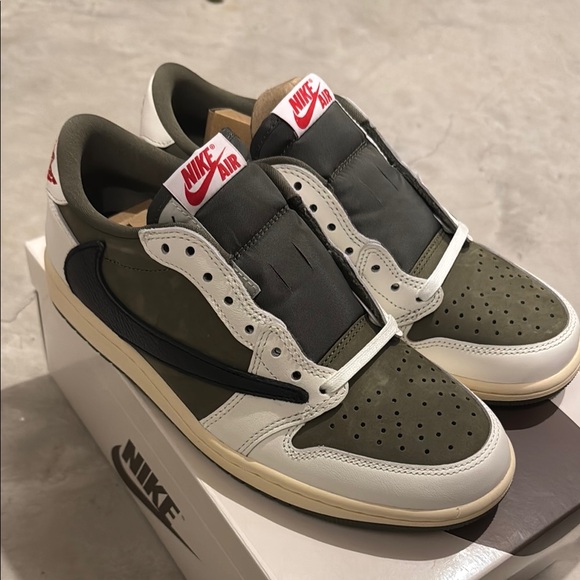 Nike x Travis Scott women’s air jordan low - Picture 6 of 10